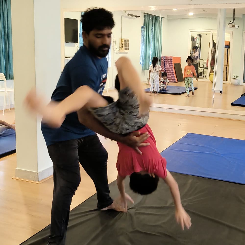 Kids Gymnastics & Yoga Classes 02
